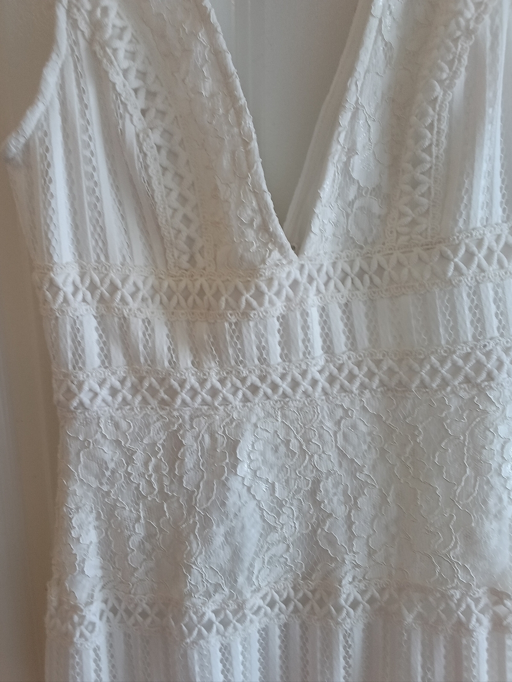 Forever 21 White Lace V-Neck Mini Dress - Picture 4 of 9